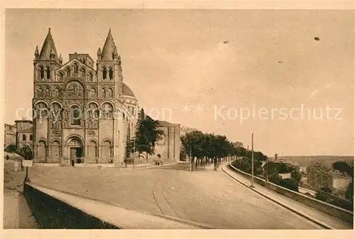 Angouleme Cathedrale vue du Rempart du Midi Angouleme
