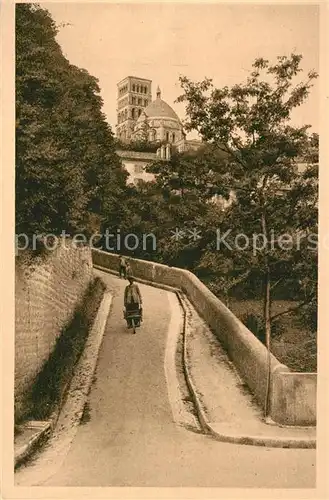 Angouleme Vieille Rue Saint Martin et la Cathedrale Angouleme