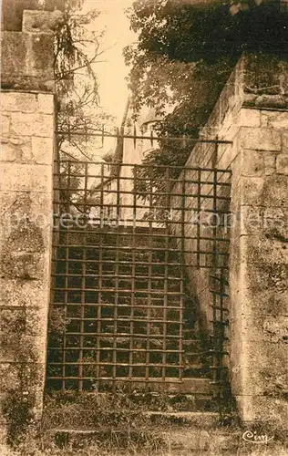 Vouzan Chateau Porte au Cimetiere du Moyen Age Vouzan