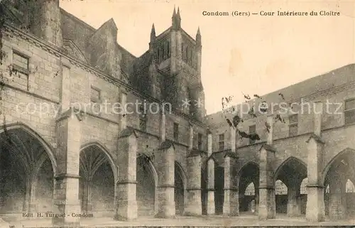 Condom Cour interieur du Cloitre Condom