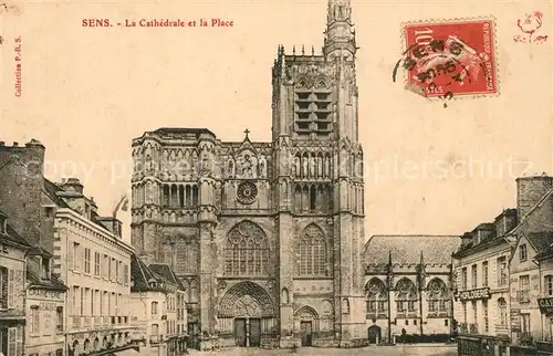 Sens_Yonne Cathedrale et la Place Sens_Yonne