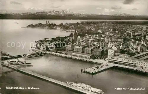 Friedrichshafen_Bodensee Fliegeraufnahme mit Hafen und Hafenbahnhof Friedrichshafen Bodensee