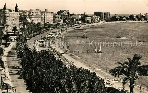 AK / Ansichtskarte Cannes_Alpes Maritimes Plage Hotels sur la Croisette Cannes Alpes Maritimes