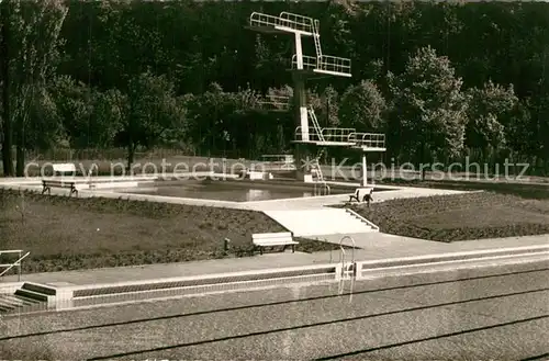 AK / Ansichtskarte Neustadt_Weinstrasse Freibad  Neustadt_Weinstrasse