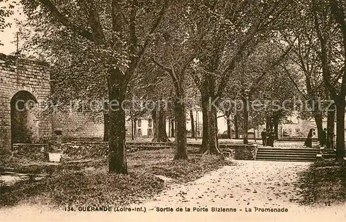 AK / Ansichtskarte Guerande Sortie de la Porte Bizienne la promenade Guerande