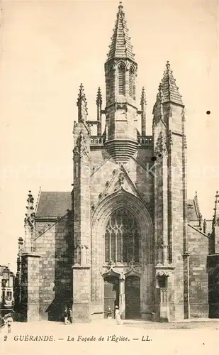 AK / Ansichtskarte Guerande Facade de l eglise Guerande