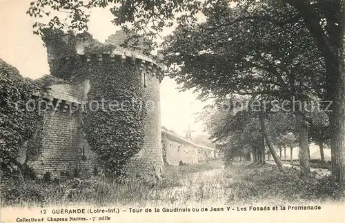 AK / Ansichtskarte Guerande Tour de la Gaudinais ou de Jean V Les Fosses et la Promenade Guerande