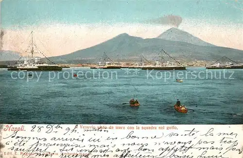 AK / Ansichtskarte Napoli_Neapel Vesuvio Squadra nel Golfo  Napoli Neapel