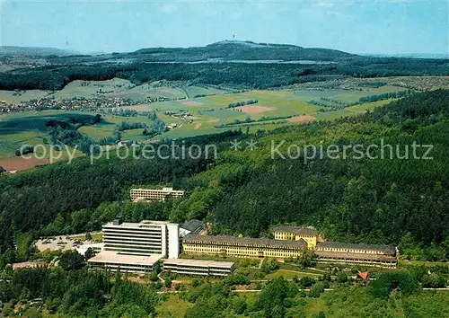 AK / Ansichtskarte Hoexter_Weser Weserbergland Klinik Fliegeraufnahme Hoexter Weser