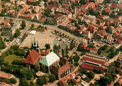 AK / Ansichtskarte Erfurt Domplatz mit Mariendom und Pfarrkirche St Severi Fliegeraufnahme Erfurt