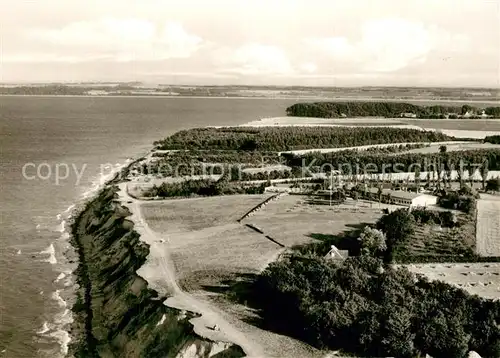 AK / Ansichtskarte Travemuende_Ostseebad Fliegeraufnahme mit Restaurant und Cafe Hermannshoehe Travemuende_Ostseebad