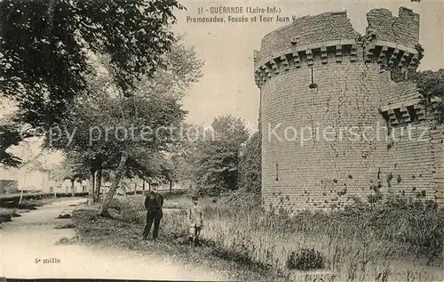 AK / Ansichtskarte Guerande Promenades Fosses et Tour Jean V Guerande