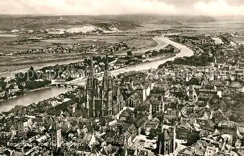 AK / Ansichtskarte Regensburg Fliegeraufnahme mit Dom Regensburg