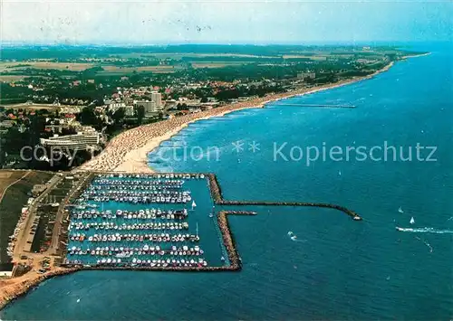 AK / Ansichtskarte Groemitz_Ostseebad Jachthafen Fliegeraufnahme Groemitz_Ostseebad
