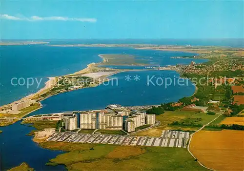 AK / Ansichtskarte Heiligenhafen_Ostseebad Ferienpark Fliegeraufnahme Heiligenhafen_Ostseebad