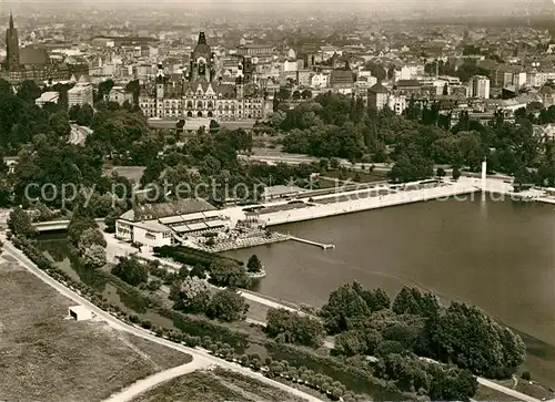 AK / Ansichtskarte Hannover Maschsee mit neuem Rathaus und Marktkirche Fliegeraufnahme Hannover