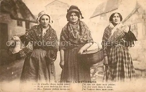 AK / Ansichtskarte Auvergne_Region Types Costumes Trachten Auvergne Region