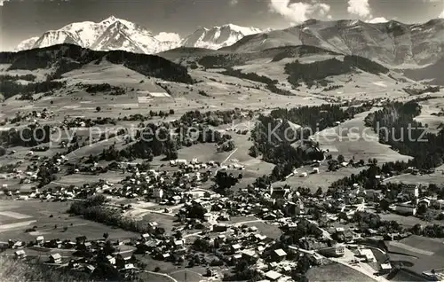 AK / Ansichtskarte Megeve Vue generale avec le Mont Blanc Alpes Megeve