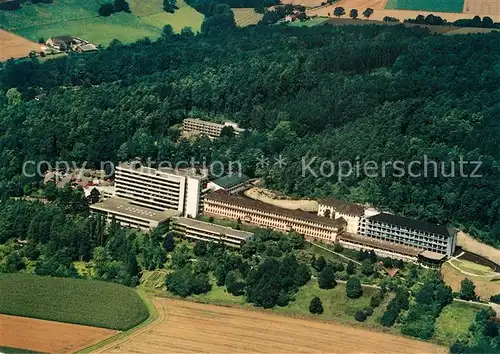 AK / Ansichtskarte Hoexter_Weser Weserberglandklinik Fliegeraufnahme Hoexter Weser