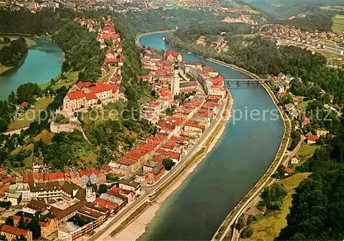 AK / Ansichtskarte Burghausen_Salzach Fliegeraufnahme mit Burg Burghausen Salzach