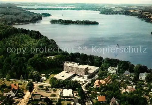 AK / Ansichtskarte Malente Gremsmuehlen Fliegeraufnahme mit Kurklinik Buchenholm und Dieksee Malente Gremsmuehlen
