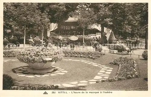 AK / Ansichtskarte Vittel L heure de la musique a l exedre Park Konzertpavillon Vittel