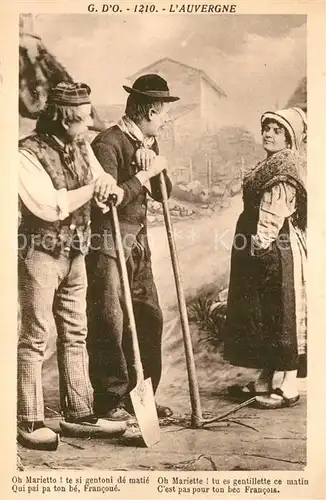 AK / Ansichtskarte Auvergne_Region Habitants Costumes Auvergne Region