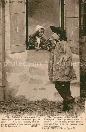 AK / Ansichtskarte Auvergne_Region Jeunes gents Habitants Costumes Auvergne Region