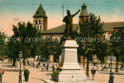 AK / Ansichtskarte Bordeaux Allees Damour Statue de Vercingetorix Monument Bordeaux