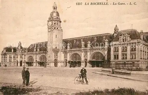 AK / Ansichtskarte La_Rochelle_Charente Maritime La Gare Bahnhof La_Rochelle