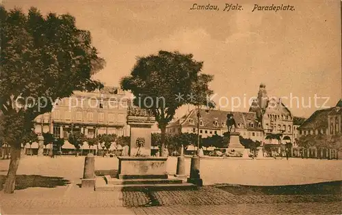 AK / Ansichtskarte Landau_Pfalz Paradeplatz Landau Pfalz