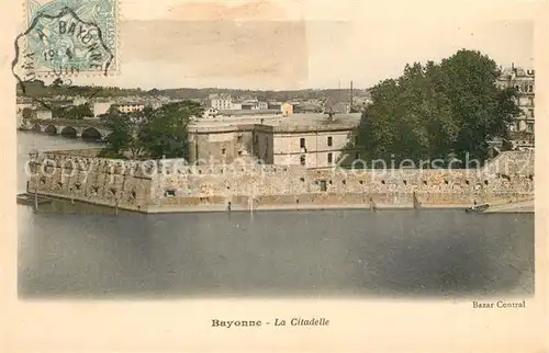 AK / Ansichtskarte Bayonne_Pyrenees_Atlantiques Bazar Central Bayonne_Pyrenees