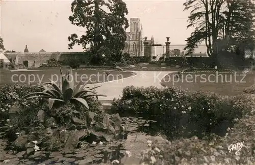 AK / Ansichtskarte Avranches Jardin des Plantes Eglise Notre Dame Champs Avranches