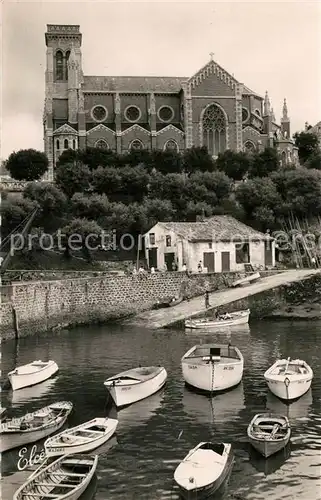 AK / Ansichtskarte Biarritz_Pyrenees_Atlantiques Eglise Sainte Eugenie Port des Pecheurs Biarritz_Pyrenees