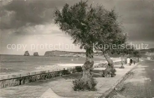 AK / Ansichtskarte Hendaye_Pyrenees_Atlantiques Plage Frontiere Hendaye_Pyrenees