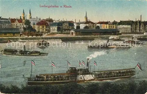 AK / Ansichtskarte Ludwigshafen_Rhein Stadtpanorama Dampfschiffe Ludwigshafen Rhein
