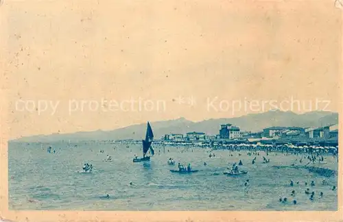 AK / Ansichtskarte Viareggio Veduta della spiaggia e Alpi Apuane viareggio