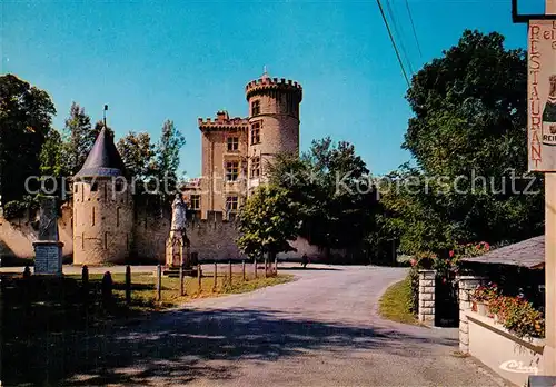 AK / Ansichtskarte Saint Blancard Le chateau et la place face au Relais du Chateau Saint Blancard