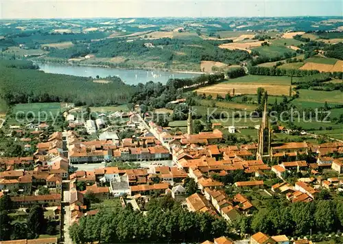 AK / Ansichtskarte Marciac Vue panoramique aerienne Le Lac Marciac