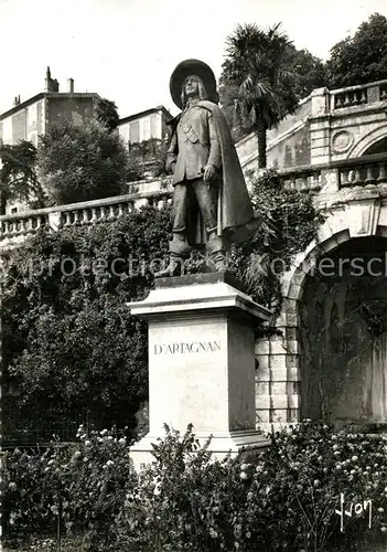 AK / Ansichtskarte Auch_Gers Statue de d Artagnan Auch_Gers