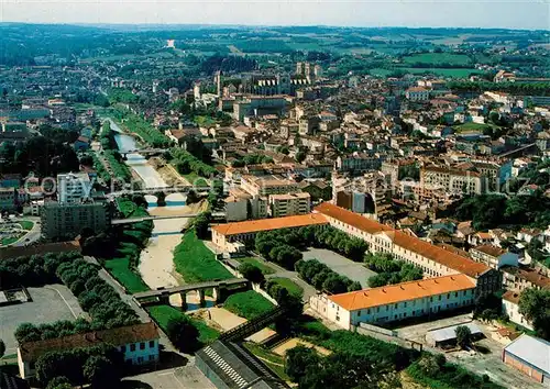 AK / Ansichtskarte Auch_Gers Vue panoramique aerienne de la cite sur les bords du Gers Auch_Gers