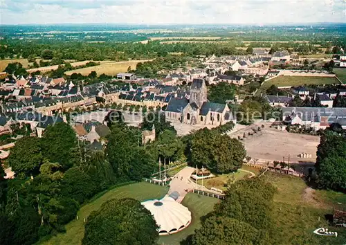 AK / Ansichtskarte Sainte Mere Eglise Vue aerienne centre ville Le musee Sainte Mere Eglise