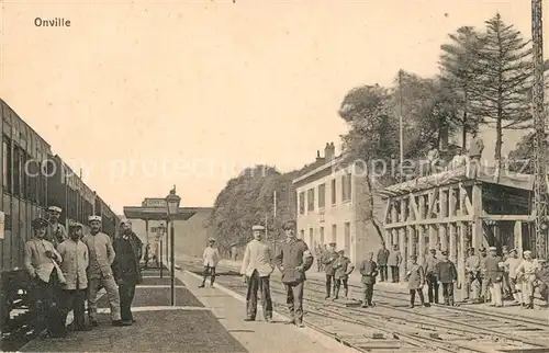 AK / Ansichtskarte Onville Soldaten am Bahnhof Onville