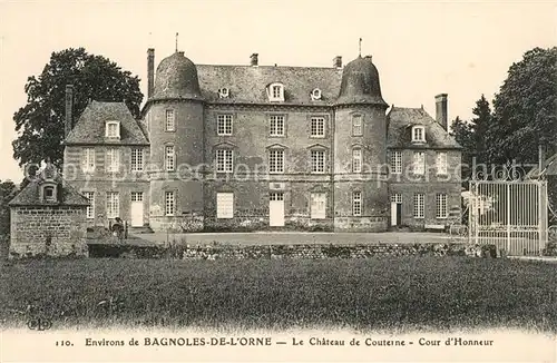 AK / Ansichtskarte Bagnoles de l_Orne Chateau de Couterne Cour d Honneur Schloss Bagnoles de l_Orne