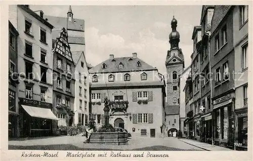 AK / Ansichtskarte Kochem Marktplatz Rathaus Brunnen Kochem