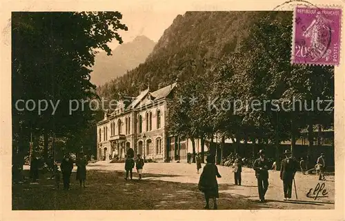 AK / Ansichtskarte Cauterets Esplanade des Oeufs et le Casino Cauterets