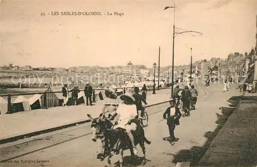 AK / Ansichtskarte Les_Sables d_Olonne La Plage Les_Sables d_Olonne