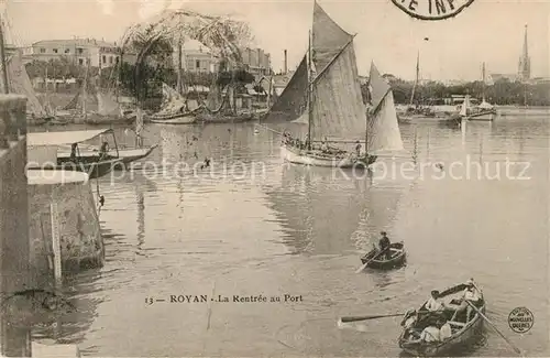 AK / Ansichtskarte Royan_Charente Maritime La Rentree au Port Royan Charente Maritime