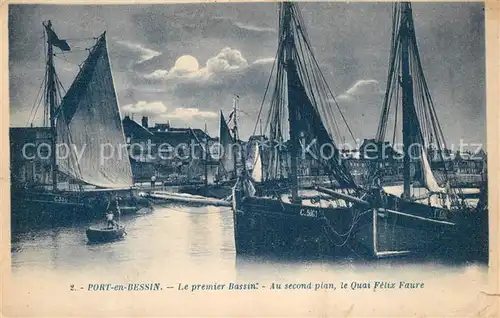 AK / Ansichtskarte Port en Bessin Le premier Bassin Au second plan le Quai Felix Faure Port en Bessin