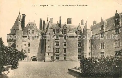 AK / Ansichtskarte Langeais Cour interieur du chateau Schloss Langeais